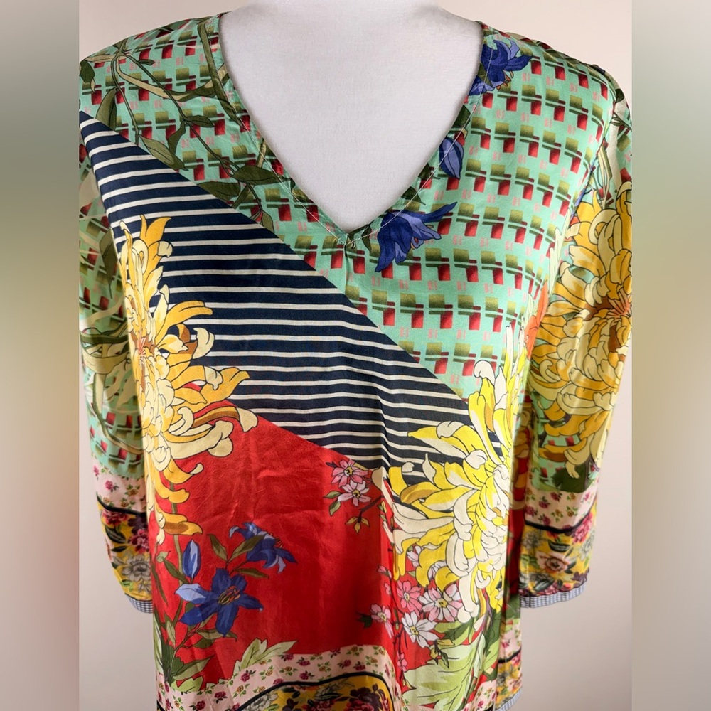 Johnny Was Multicolor Floral V-Neck Silk Tunic, Size Small, NWOT - Picture 2 of 13